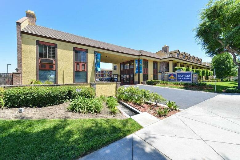 Hotel Best Western Raffles Inn & Suites