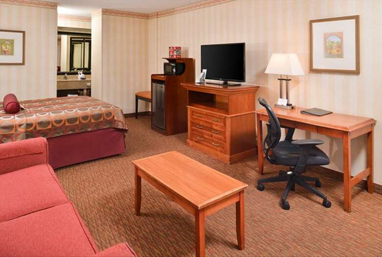 Hotel Best Western Raffles Inn & Suites