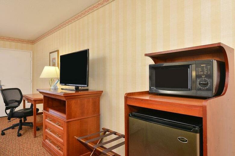 Hotel Best Western Raffles Inn & Suites