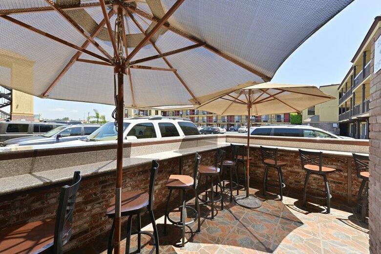 Hotel Best Western Raffles Inn & Suites