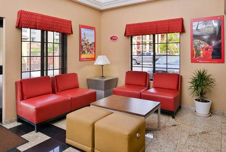 Hotel Best Western Raffles Inn & Suites