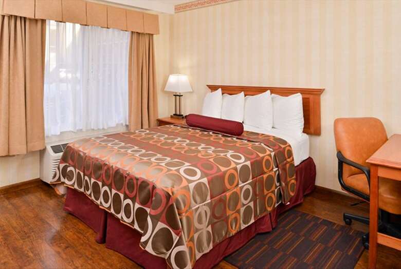 Hotel Best Western Raffles Inn & Suites