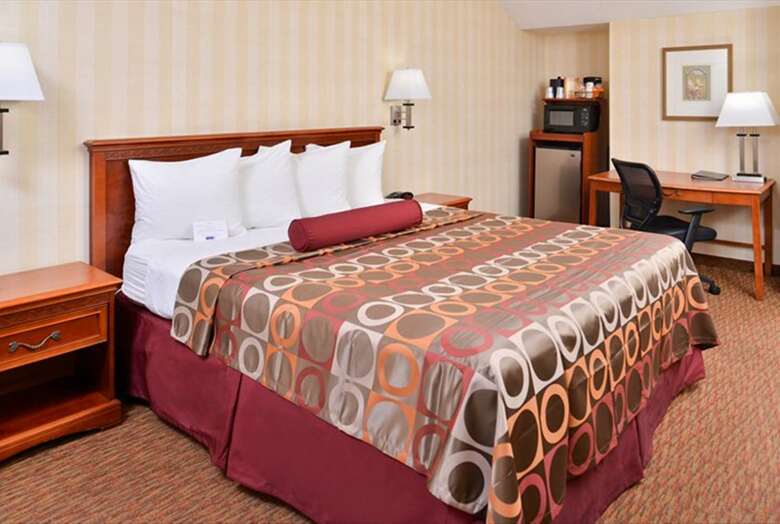 Hotel Best Western Raffles Inn & Suites