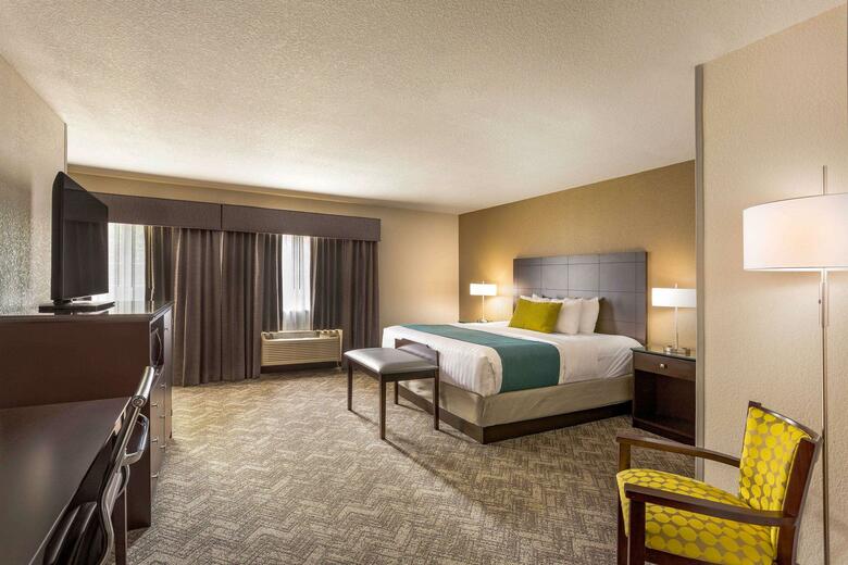 Hotel Comfort Inn & Suites