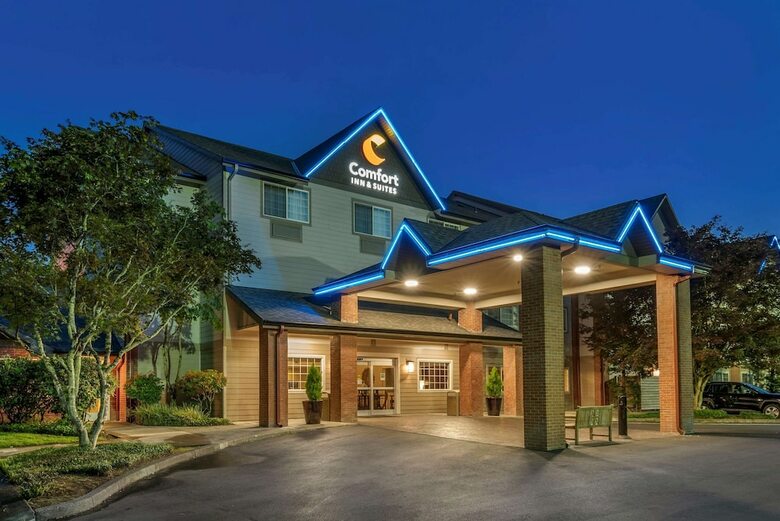 Hotel Comfort Inn & Suites