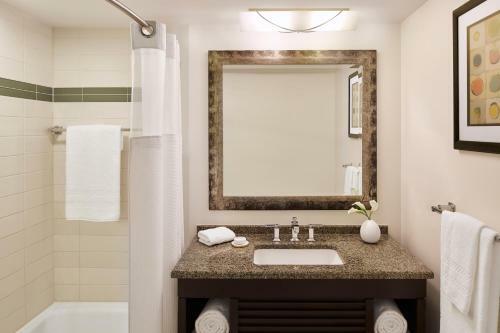 Hotel Coral Towers Atlantis Autograph Collection