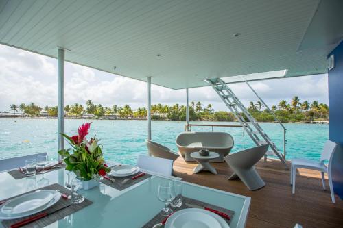 Aqua Lodge