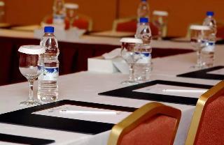 Hotel Golden Tulip Seeb Muscat