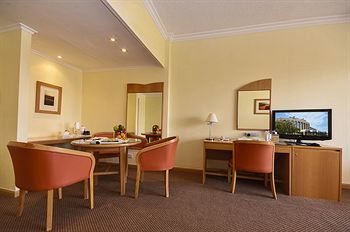 Hotel Golden Tulip Seeb Muscat