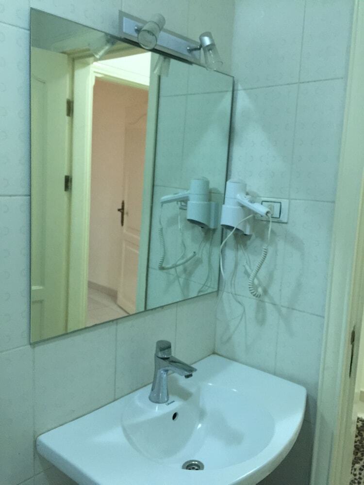 Zaina Plaza Hotel
