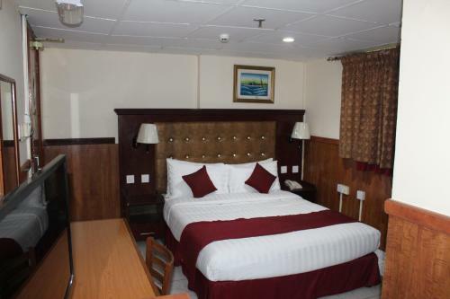Grand Nova Hotel