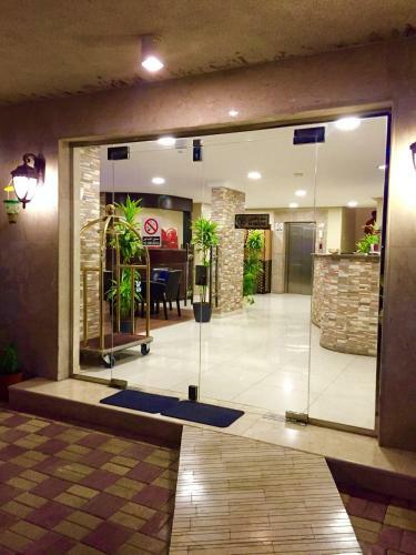 Vitoria Hotel Apartments (families Only)
