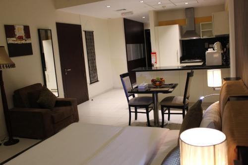 Royal Ascot Hotel Apartment - Kirklees 2