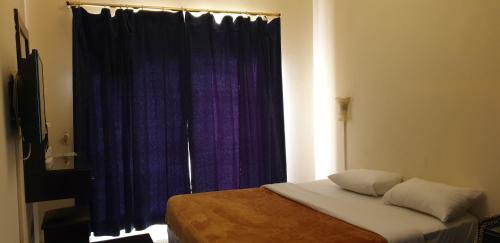 Royal Creek Hotel