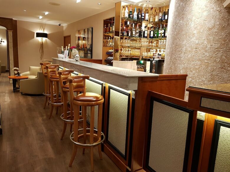 Hotel Champerret Elysees