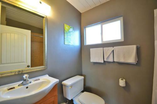 Motel Lodge At 32nd