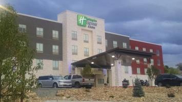 Hotel Holiday Inn Express & Suites Price