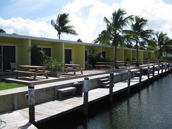 Hotel Coconut Cay Resort & Marina