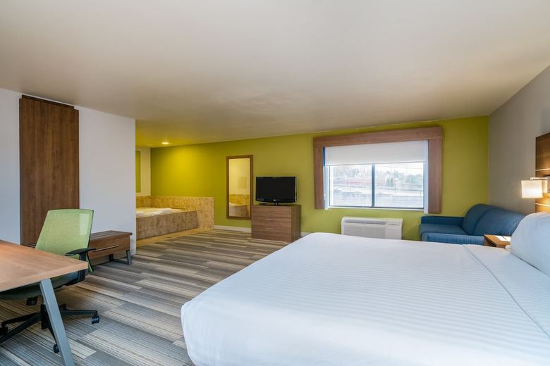 Holiday Inn Express Hotel & Suites Rocky Mount