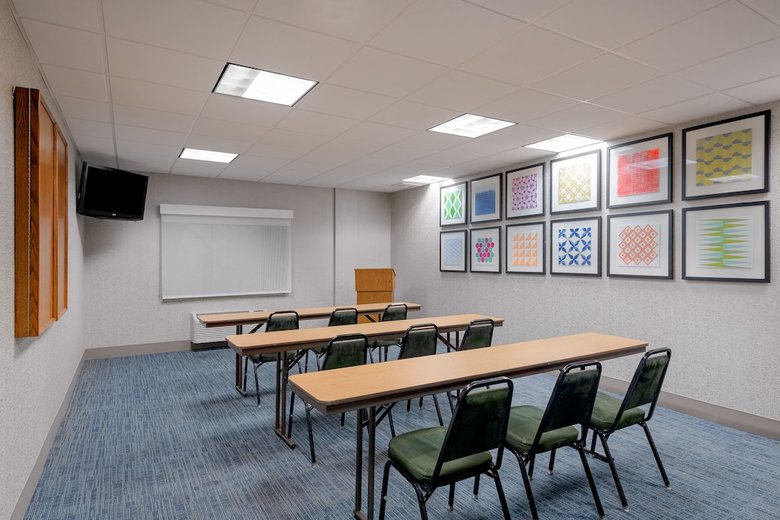 Holiday Inn Express Hotel & Suites Rocky Mount