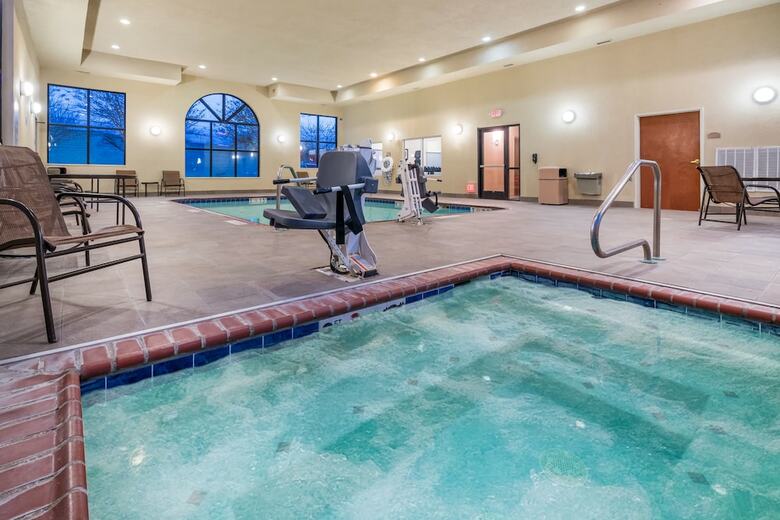 Holiday Inn Express Hotel & Suites Rocky Mount