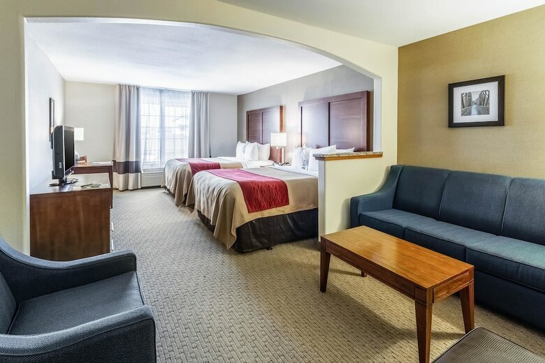 Hotel Comfort Inn And Suites