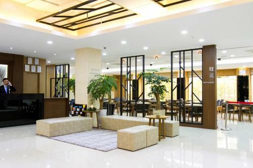 Black Sands Hotel