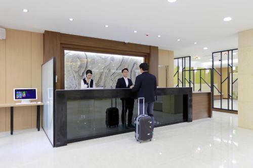 Black Sands Hotel