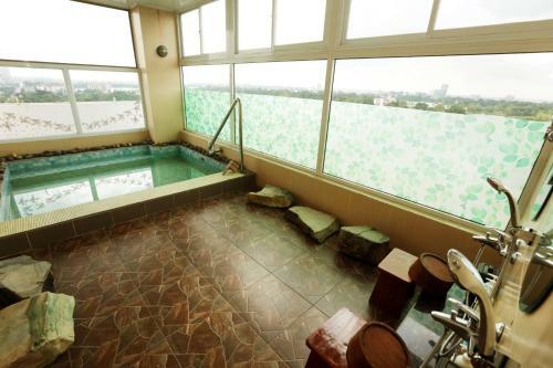 Super Hotel Yangon