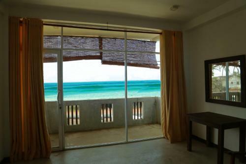 Hotel The Surf Lanka Resort
