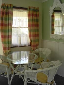 Ducks & Drakes Boutique Motel &backpackers
