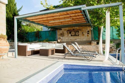 Infinite Blu Villa