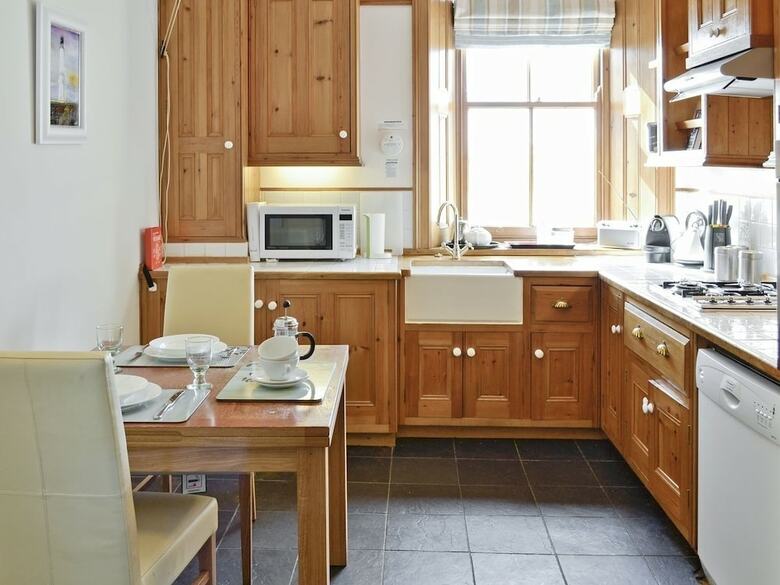 Aberdeen Lighthouse Cottage 1