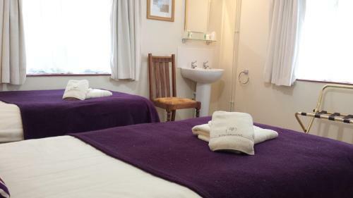 Bed & Breakfast Benslow Music