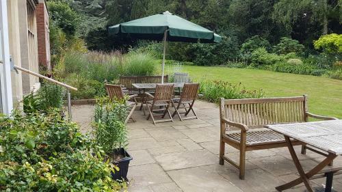 Bed & Breakfast Benslow Music