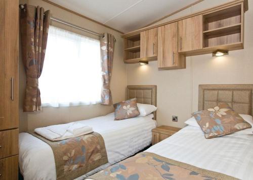 Devon Hills Lodges