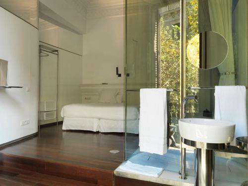 Chic & Basic Born Boutique Hotel