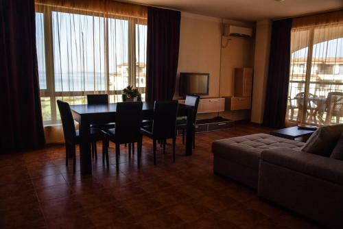 Sea Club Sarafovo Apartments