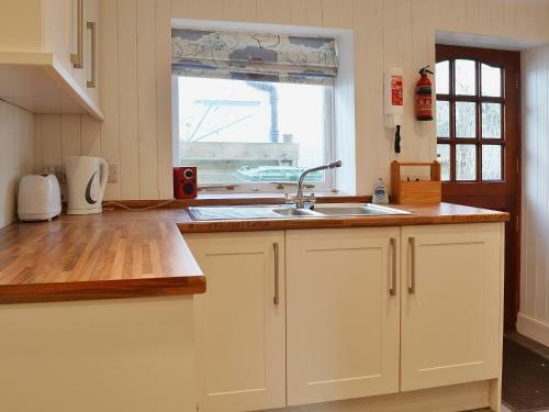 Dolphin Cottage