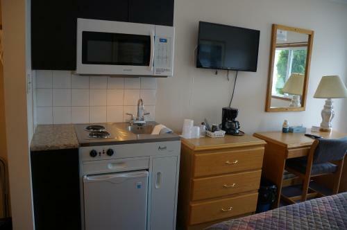 The Chalet Motel