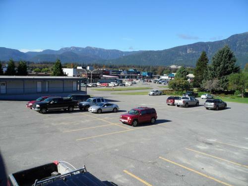 The Chalet Motel
