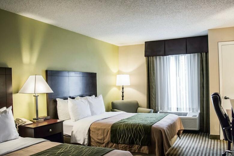 Hotel Comfort Inn & Suites