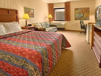 Hotel Days Inn And Suites Northwest Indianapolis