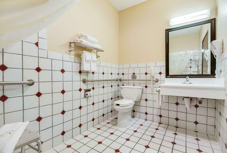 Hotel Quality Inn & Suites