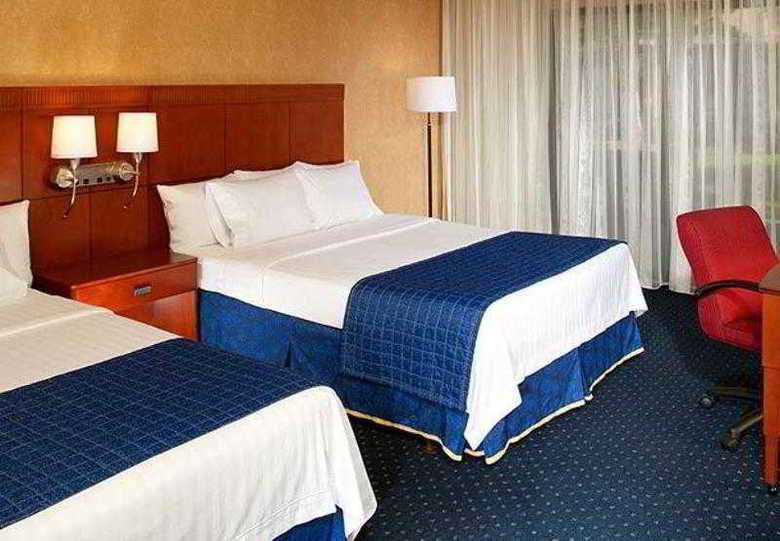 Hotel Courtyard By Marriott Detroit Livonia