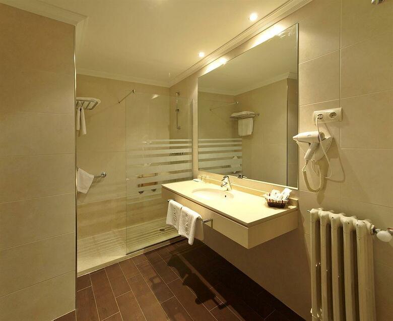 Hotel R�as Bajas