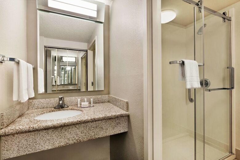 Hotel Courtyard By Marriott Tulsa Central