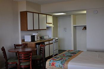 The Diplomat Family Motel