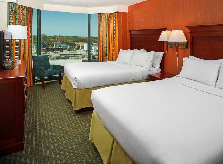 Holiday Inn Express Hotel & Suites Va Beach Oceanfront
