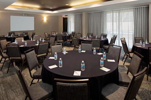 Hotel Courtyard By Marriott Richmond Airport